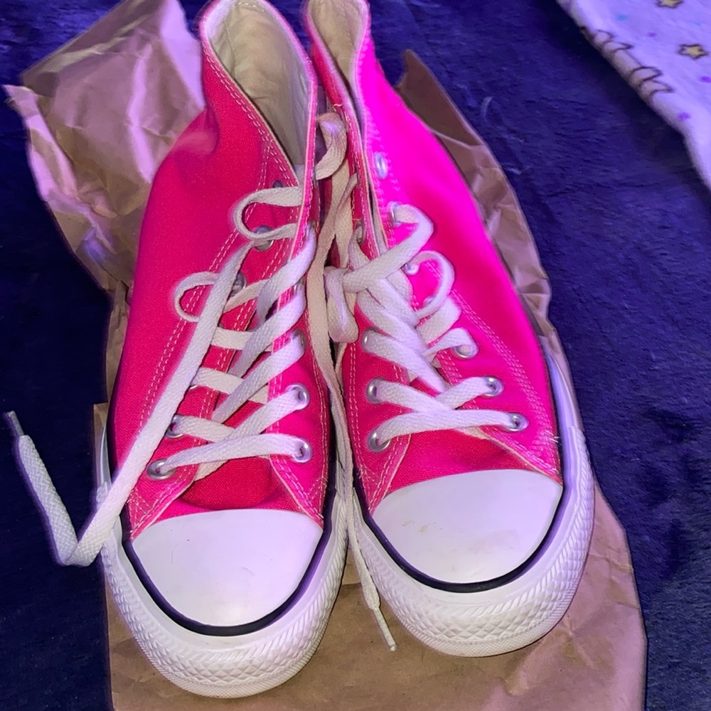 strawberry pink dup converse